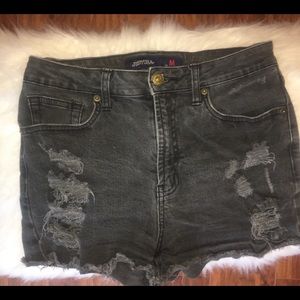 BLACK DENIM SHORTS